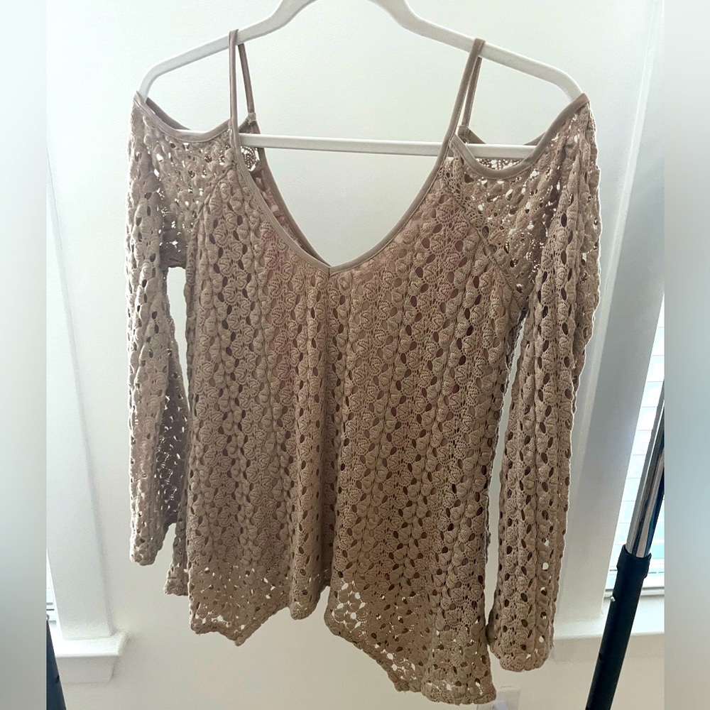 Long sleeve crochet shirt off shoulder with lining beige